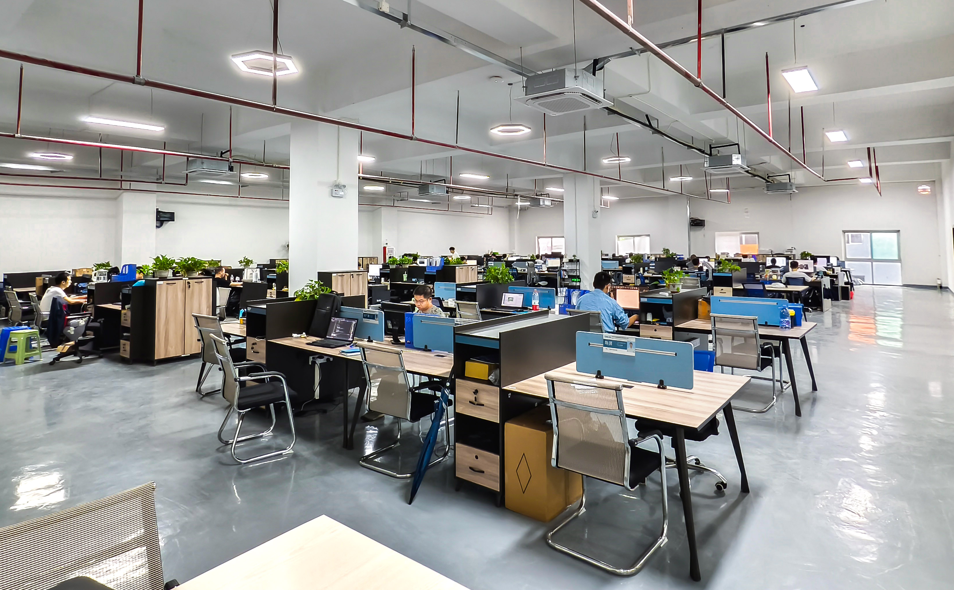 办公环境1.jpg